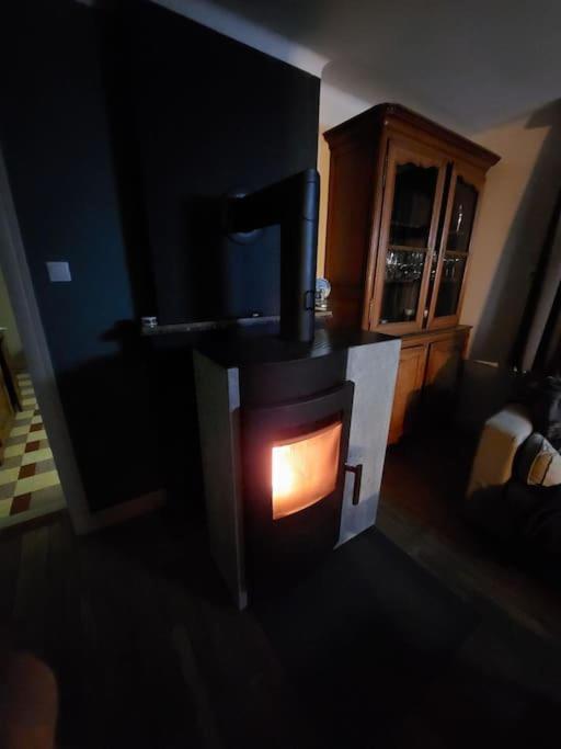 Le Reposoir Maison Spacieuse Avec Feu Au Bois Bertogne 外观 照片